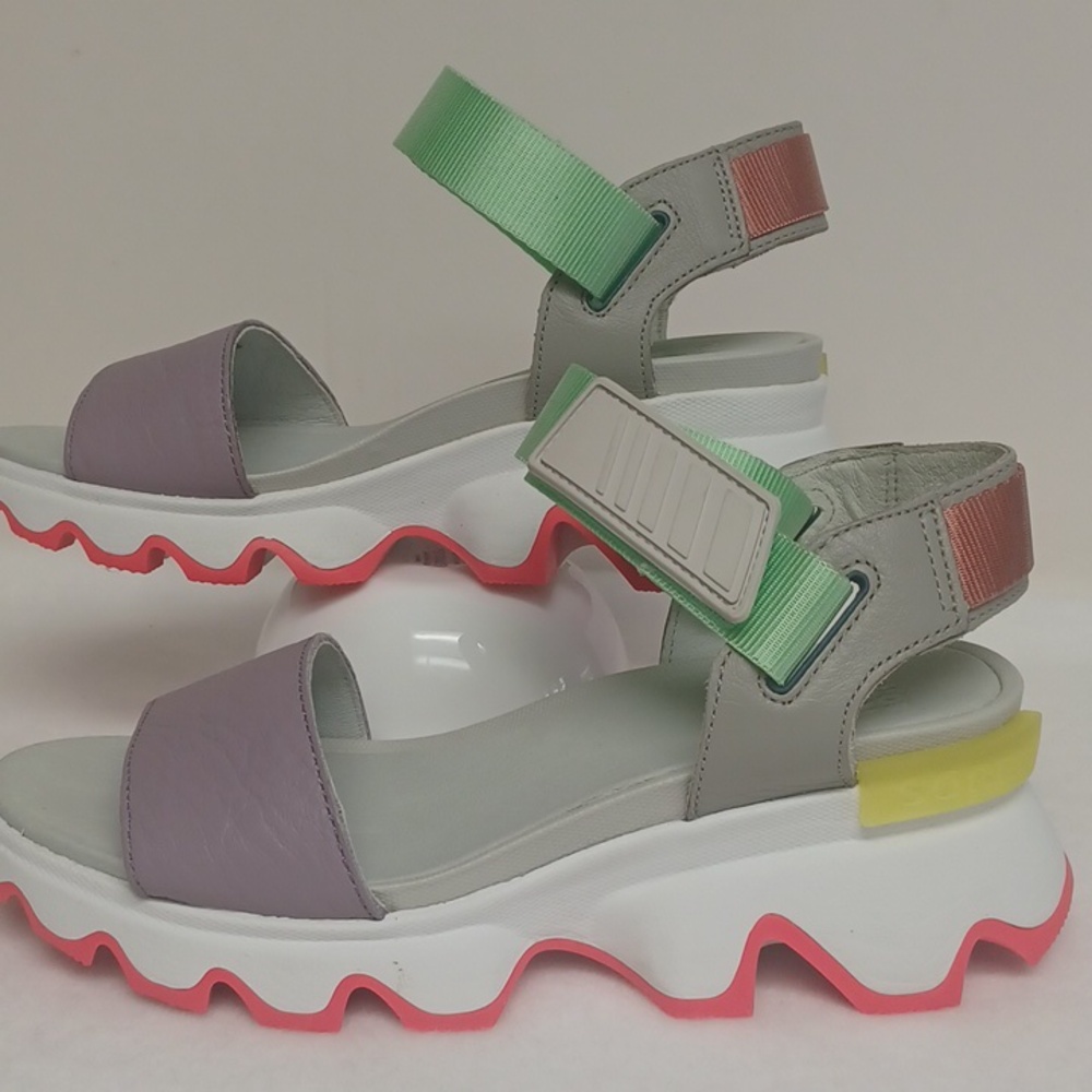 SOREL KINETIC SANDALS SIZE 6.5
